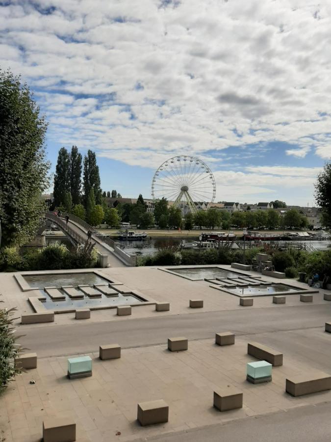 Et Au Pied Coule Une Riviere, Situation Et Vue Ideales Auxerre Εξωτερικό φωτογραφία